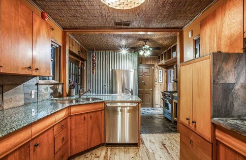 Oak Cliff House | Tropical Sunset Bungalow with Pool & Hot Tub near Bishop Arts District.