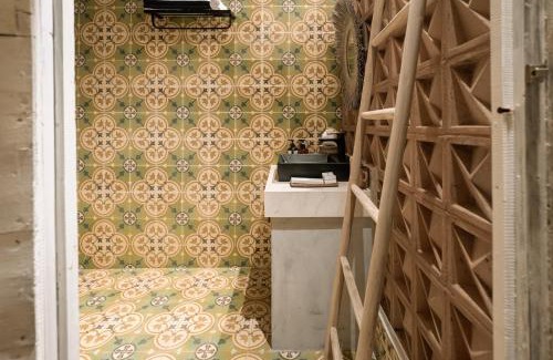 Mas Ski Chalet | Tropical Traditional Indonesian Wooden Cottage - Beji Mas, Ubud