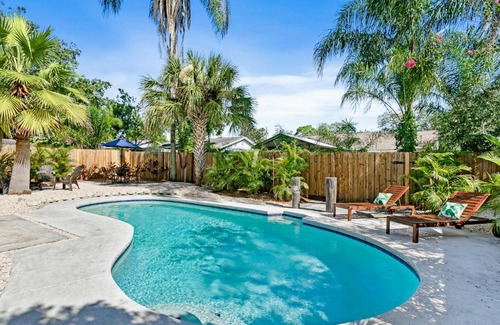 Temple Terrace House | Tropical Treat