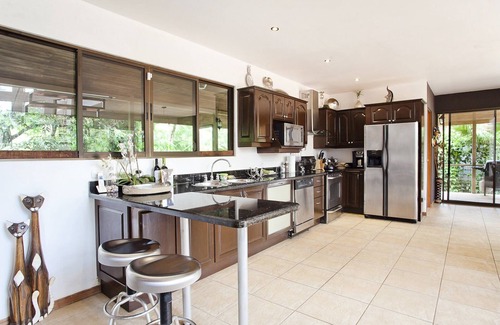 Valle Pura Vida Villa | Tropical Treehouse with Private Pool - 3BR/2.5B