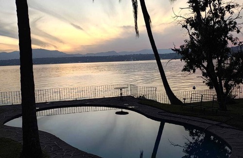 Tequesquitengo House | Tropical Villa beside "Teques" Lake 1/2 hour Away from Mexico City