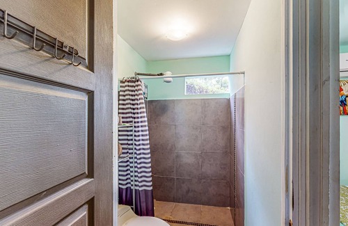 Tarcoles Bed & Breakfast | Tropical villas with pool access, scenic balcony, & shared full kitchen, dogs ok