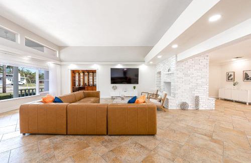 Ojus House | Tropical Waterfront Family Oasis - Amazing Location