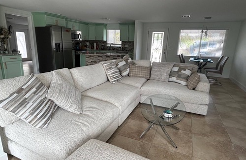 Englewood House | Tropical Waterfront Oasis - 525 Dearborn