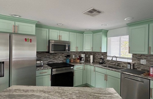 Englewood House | Tropical Waterfront Oasis - 525 Dearborn
