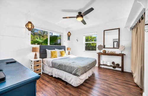 Beachway Estates Villa | Tropical Waters Hideaway - Pool Tiki & Lounge