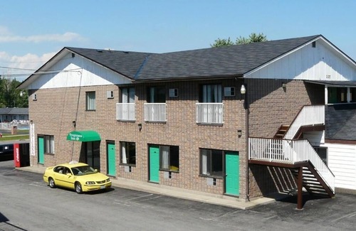 Niagara Falls Hotel | Tropicana Inn