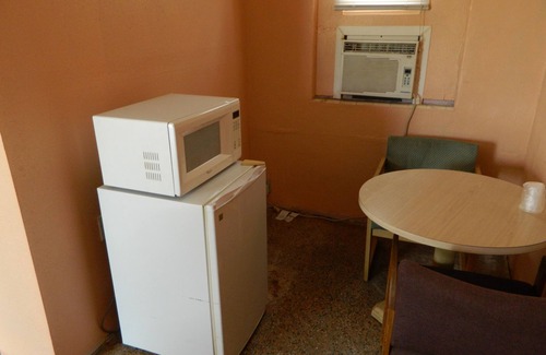 Holly Heights Hotel | Tropizar Motel