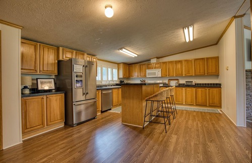 Bristol House | Trout House, 4bd/3ba on the South Holston River