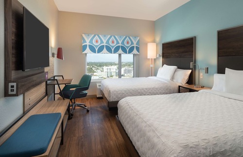 Downtown Fort Lauderdale Hotel | Tru by Hilton Fort Lauderdale Downtown