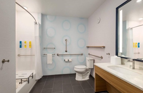 Downtown Fort Lauderdale Hotel | Tru by Hilton Fort Lauderdale Downtown