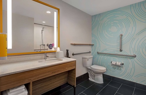Ashley Oaks Hotel | Tru by Hilton Knoxville West Turkey Creek