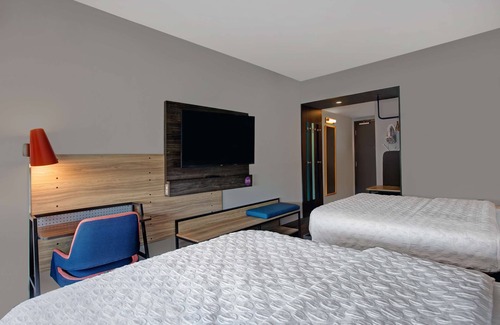 Ashley Oaks Hotel | Tru by Hilton Knoxville West Turkey Creek