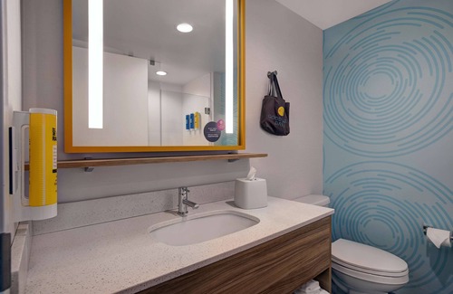 Ashley Oaks Hotel | Tru by Hilton Knoxville West Turkey Creek