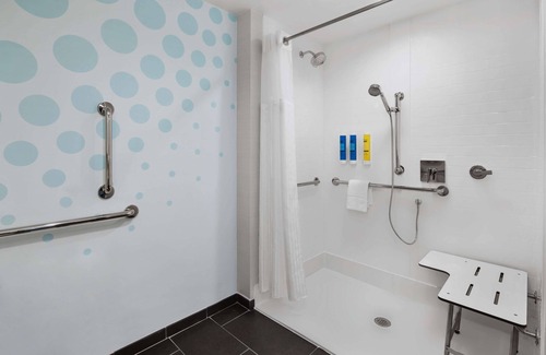 Jeffersontown Hotel | Tru by Hilton Louisville East