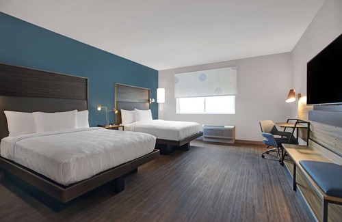 East Town Hotel | Tru By Hilton Milwaukee Downtown, WI
