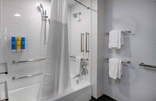 South Central Omaha Hotel | Tru By Hilton Omaha I-80 at 72nd Street, NE