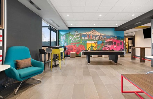Portland Hotel | Tru By Hilton Portland Airport, Or