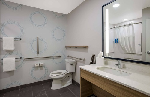 Traverse City Hotel | Tru By Hilton Traverse City
