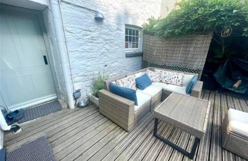 Probus House | Truck House, Luxury accommodation, pet friendly, Probus