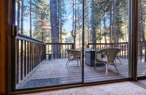 Truckee House | Truckee Cabin Getaway - Sleeps 6