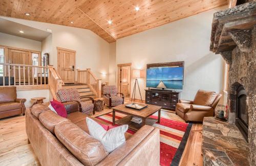 Truckee House | Truckee Timbers at Gray's Crossing by Tahoe Getaways - 4BR w Hot Tub, Ping Pong & EV