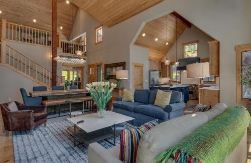 Truckee House | Truckee Treasure at Grays Crossing by Tahoe Getaways - Relaxing Home w Private Hot Tub, Dogs Welcome!