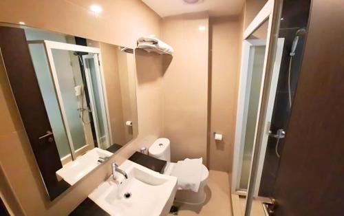 Old Jakarta Hotel | True Blue Mangga Besar Jakarta Formerly Nite & Day Mangga Besar