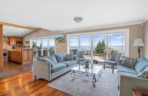 North Greece House | True North Luxury Lakefront Retreat with Stunning Views of Lake Ontario