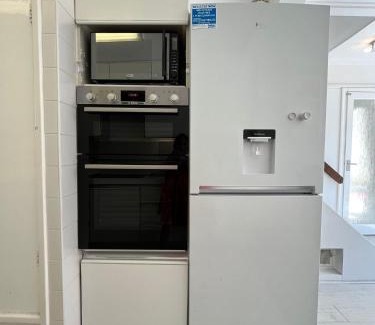 Harlow House | Truehome Close to Stansted Airport