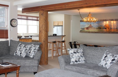 Saddle Ridge Condo | Truly Ski In/Ski Out Condo! Spacious- Sleeps 11! Great Mountain Views!