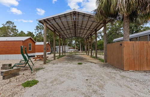 Steinhatchee RV Rental | Truth Harbors RV Site 30&50amp