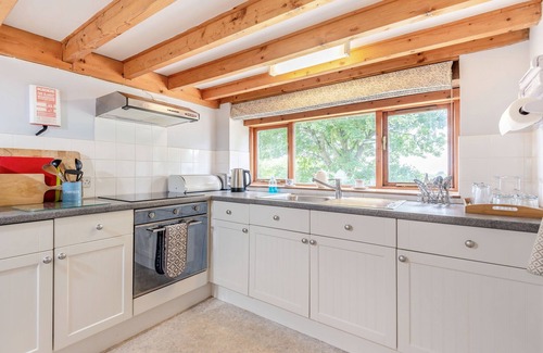 Dinas Cottage | TRYFAN COTTAGE, family friendly, with a garden in Caernarfon