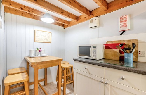 Dinas Cottage | TRYFAN COTTAGE, family friendly, with a garden in Caernarfon
