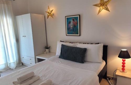 Agios Pavlos Apartment | Trykonos Oasis Garden - Free Parking - Explore Center on foot - Close to University & Helexpo