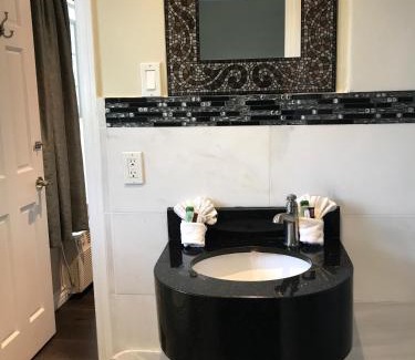 Hollywood Hotel | Trylon Hotel - Hollywood