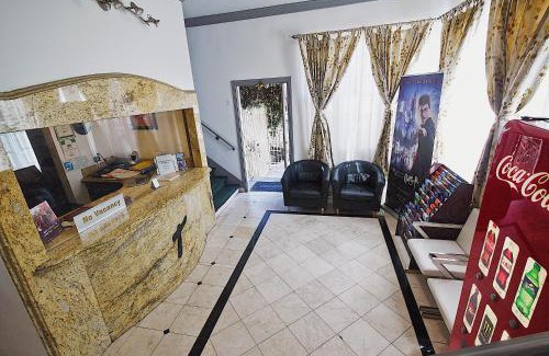 Hollywood Hotel | Trylon Hotel - Hollywood