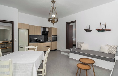 Adamas Hotel | Tsakanos Home