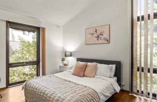 Doncaster East House | Tsapas Homes 1 with private bathroom