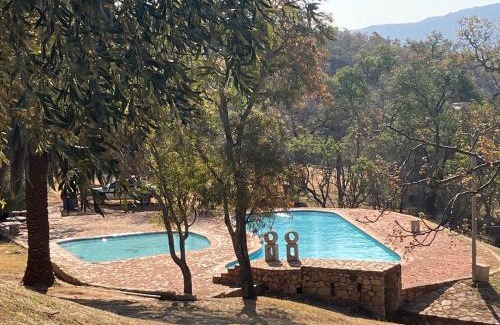 Buffelspoort Ski Chalet | Tshiamo Bush Chalet