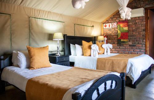 Hoedspruit Cabin | Tshukudu Game Lodge