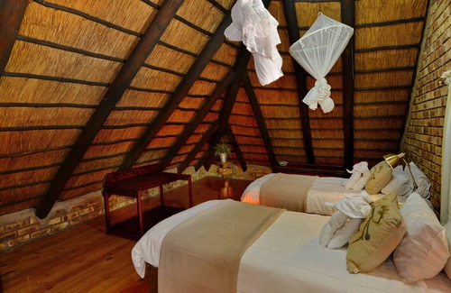 Hoedspruit Cabin | Tshukudu Game Lodge