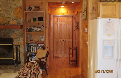 Burnsville Cabin | "Tsunaga" Cabin on Neals Creek