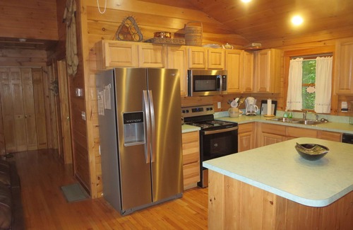 Burnsville Cabin | "Tsunaga" Cabin on Neals Creek