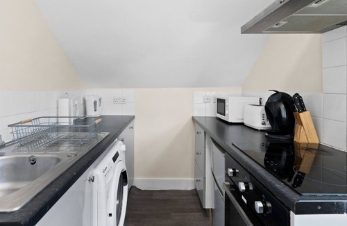 Addiscombe Apartment | TTSA - Essential 1 Bedroom Apartment 1 - Croydon