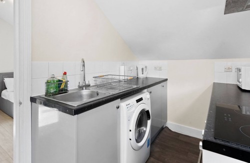 Addiscombe Apartment | TTSA - Essential 1 Bedroom Apartment 1 - Croydon