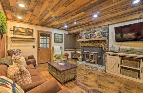 Sautee Nacoochee House | Tubes and Kayaks 5-Acre North Georgia Mtn Retreat