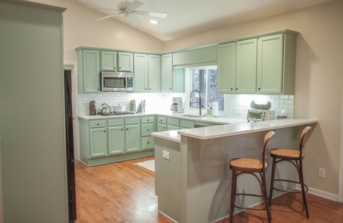 Big Canoe House | Tucked Away in Big Canoe (4 bed, 4 bath relaxing getaway)