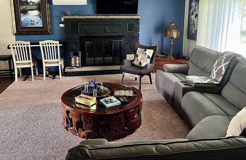 Brodheadsville House | Tucked Culdesac!