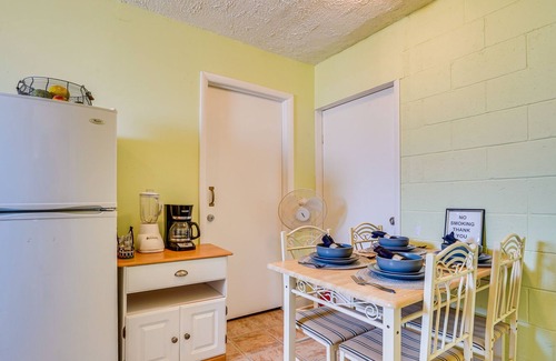 Tucson Apartment | Tucson Desert Getaway: Pet Friendly, Mountain View